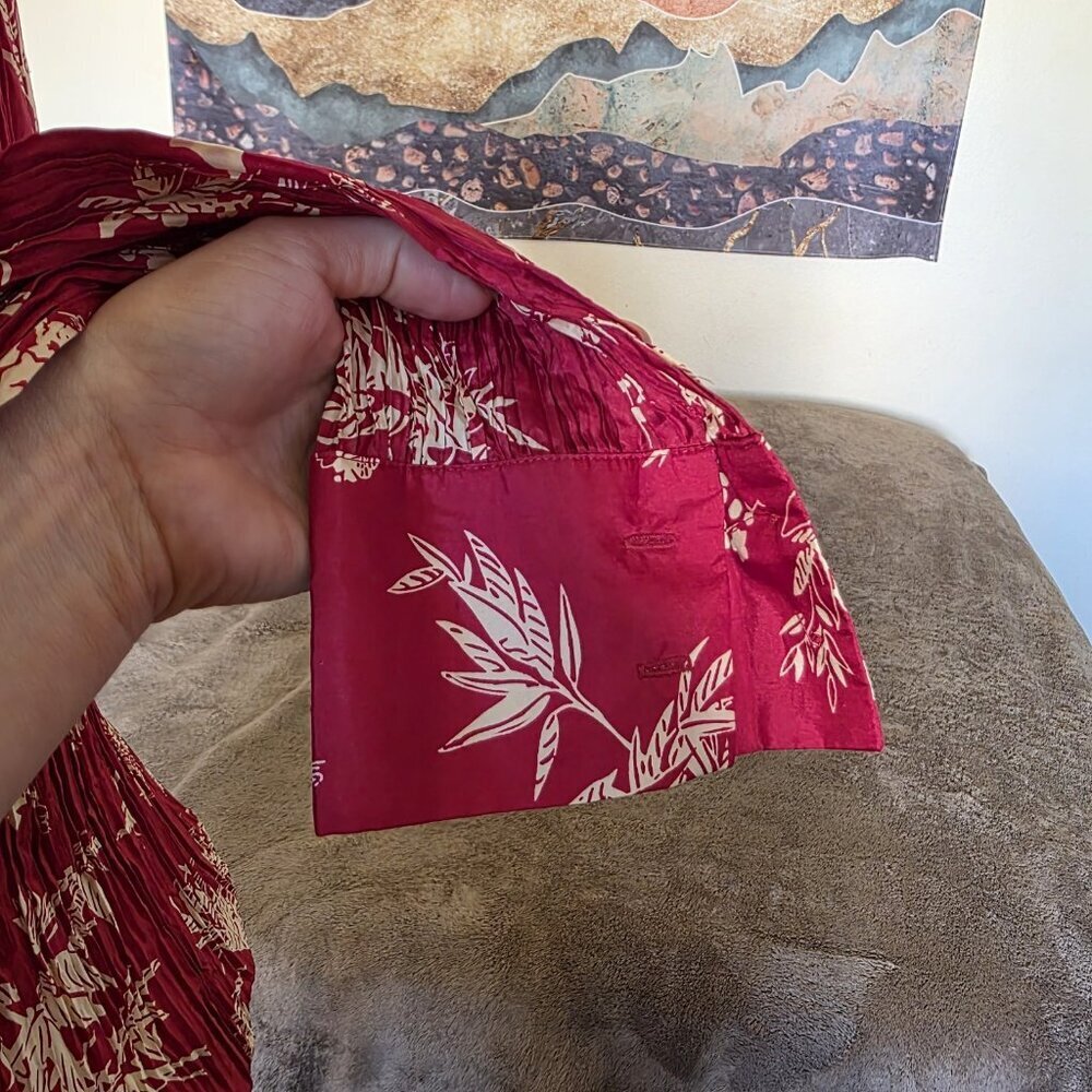CrinkleRed - Picture 8 of 12